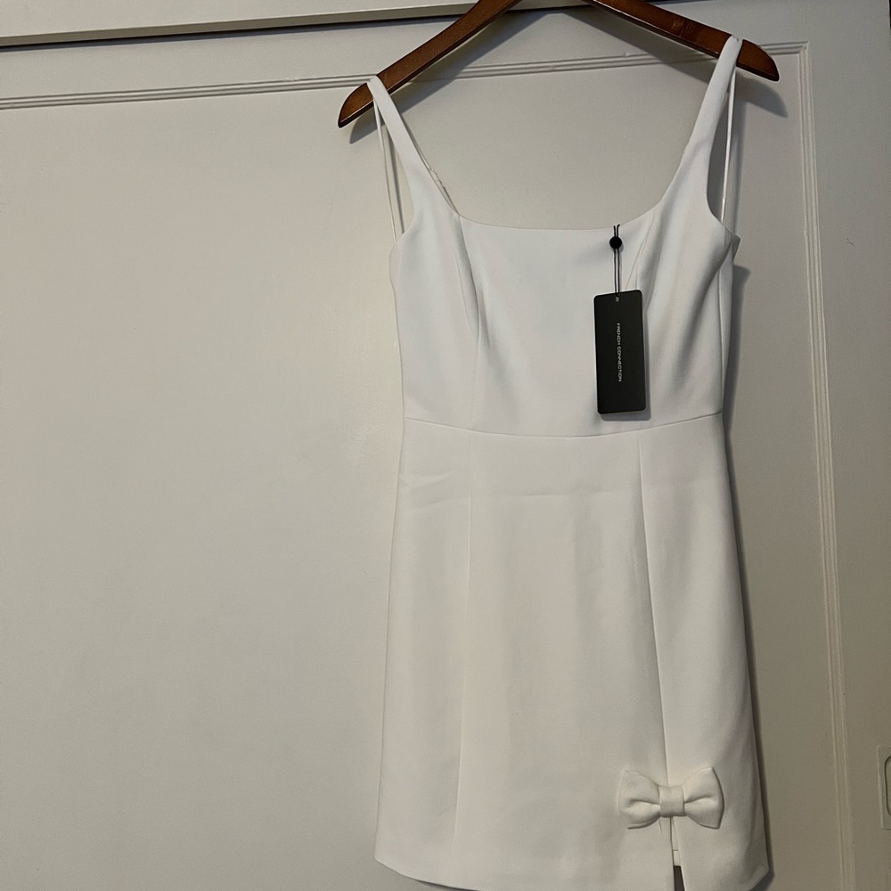 French Connection White Sleeveless Fitted Camisole